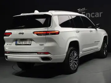 2023 Jeep Grand Cherokee с пробегом 16 303 км