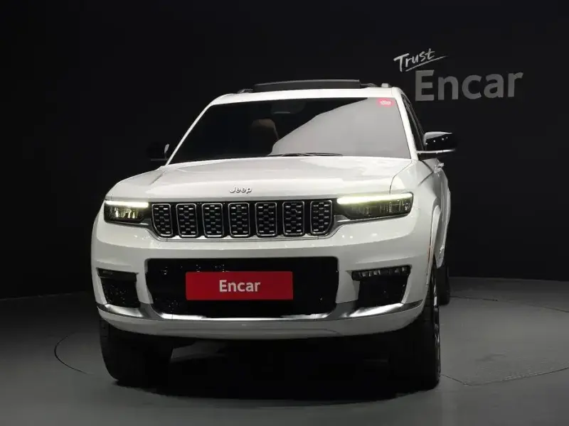 2023 Jeep Grand Cherokee с пробегом 16 303 км