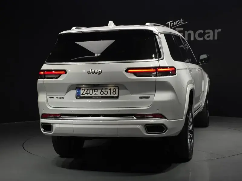 2023 Jeep Grand Cherokee с пробегом 16 303 км