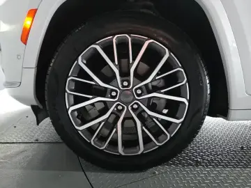 2023 Jeep Grand Cherokee с пробегом 16 303 км