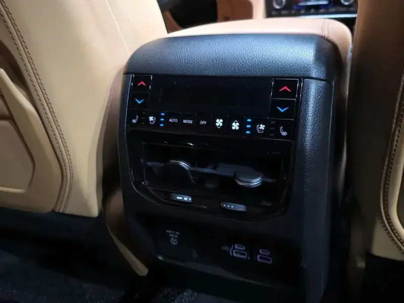 2023 Jeep Grand Cherokee с пробегом 16 303 км