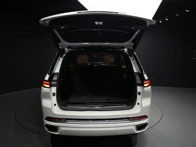 2023 Jeep Grand Cherokee с пробегом 16 303 км