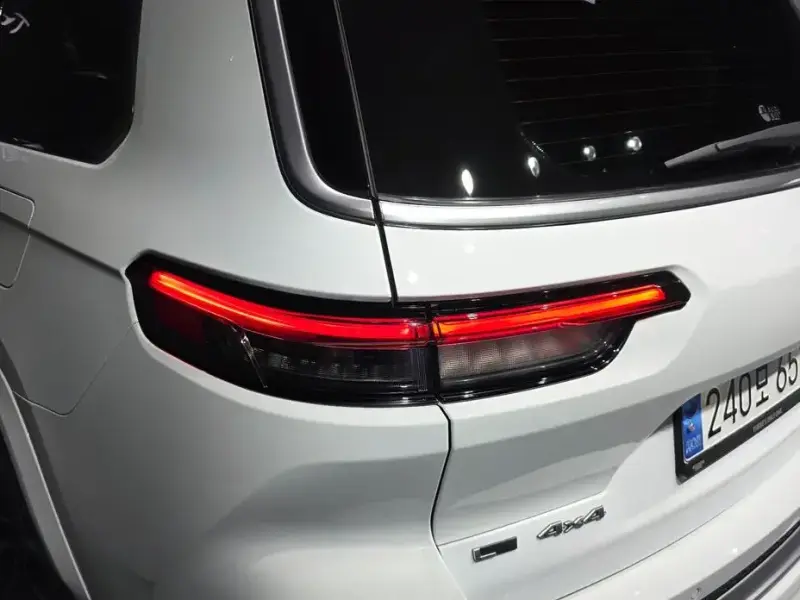 2023 Jeep Grand Cherokee с пробегом 16 303 км