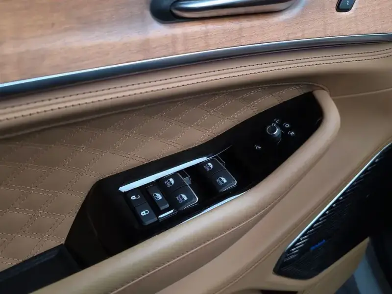 2023 Jeep Grand Cherokee с пробегом 16 303 км