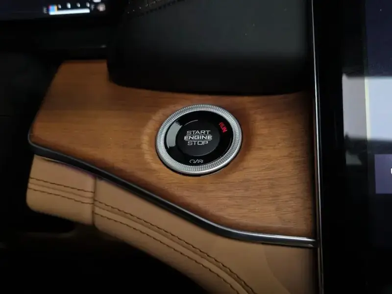 2023 Jeep Grand Cherokee с пробегом 16 303 км