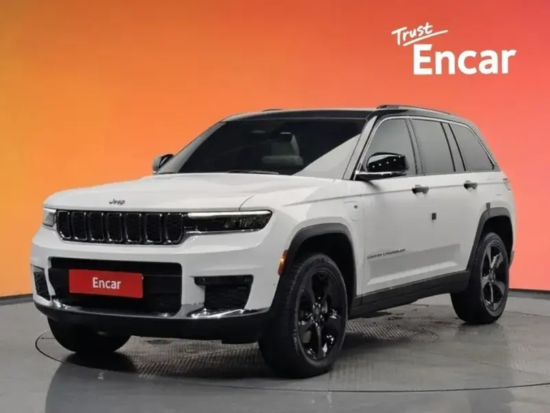 2023 Jeep Grand Cherokee с пробегом 14 119 км