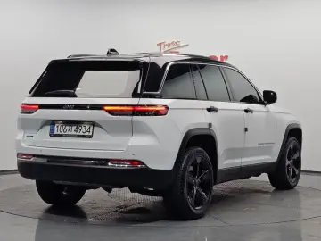 2023 Jeep Grand Cherokee с пробегом 14 119 км