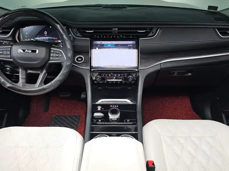 2023 Jeep Grand Cherokee с пробегом 14 119 км