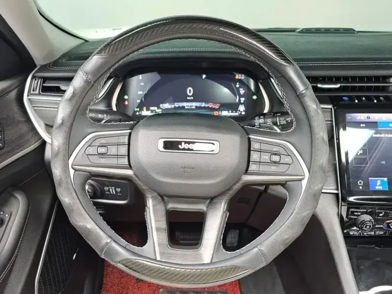 2023 Jeep Grand Cherokee с пробегом 14 119 км