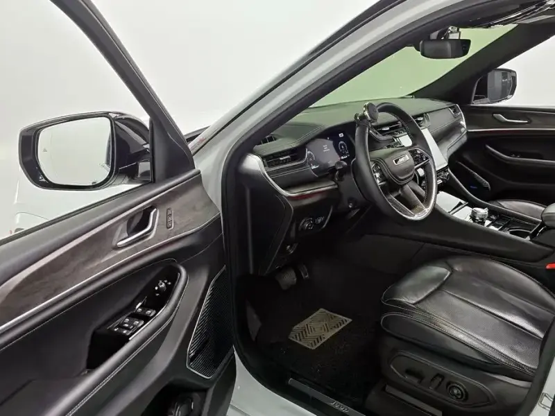 2021 Jeep Grand Cherokee с пробегом 34 844 км