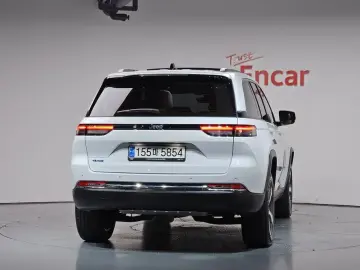 2023 Jeep Grand Cherokee с пробегом 15 707 км