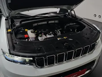 2023 Jeep Grand Cherokee с пробегом 15 707 км