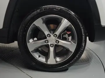 2023 Jeep Grand Cherokee с пробегом 15 707 км
