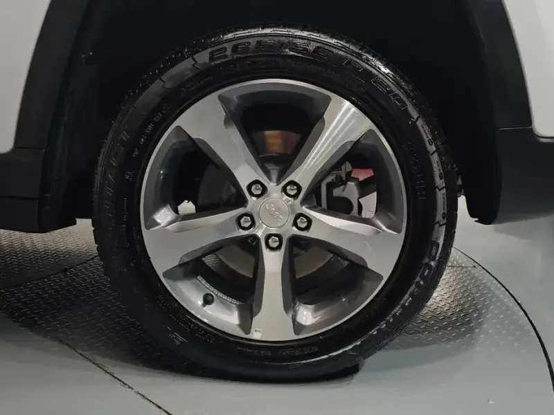 2023 Jeep Grand Cherokee с пробегом 15 707 км