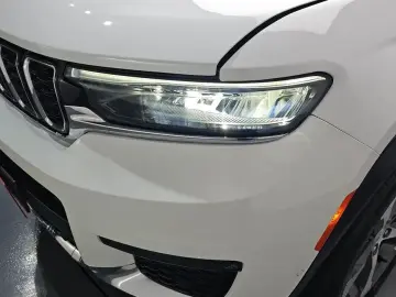 2023 Jeep Grand Cherokee с пробегом 15 707 км