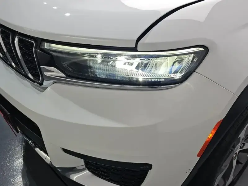 2023 Jeep Grand Cherokee с пробегом 15 707 км