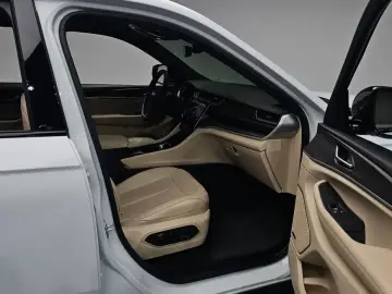 2023 Jeep Grand Cherokee с пробегом 15 707 км