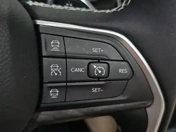 2023 Jeep Grand Cherokee с пробегом 15 707 км