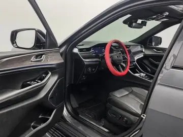 2023 Jeep Grand Cherokee с пробегом 47 090 км