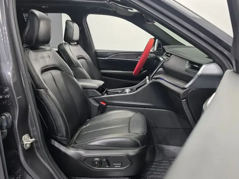 2023 Jeep Grand Cherokee с пробегом 47 090 км