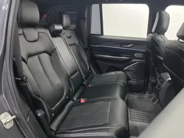 2023 Jeep Grand Cherokee с пробегом 47 090 км