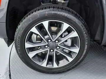 2023 Jeep Grand Cherokee с пробегом 47 090 км