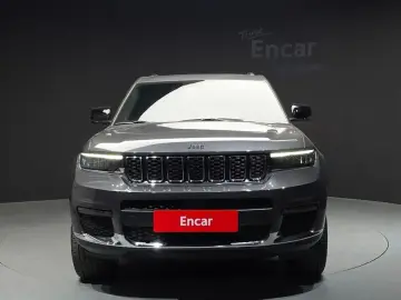 2023 Jeep Grand Cherokee с пробегом 35 284 км