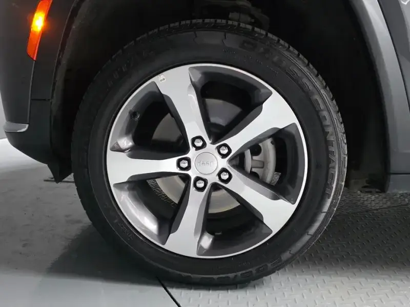 2023 Jeep Grand Cherokee с пробегом 35 284 км