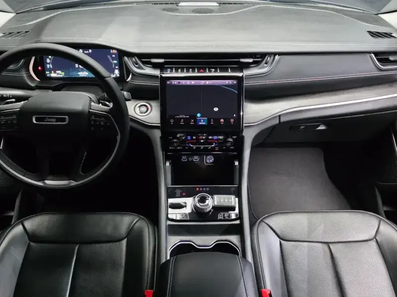 2023 Jeep Grand Cherokee с пробегом 35 284 км