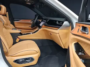 2023 Jeep Grand Cherokee с пробегом 12 843 км