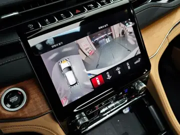 2023 Jeep Grand Cherokee с пробегом 12 843 км