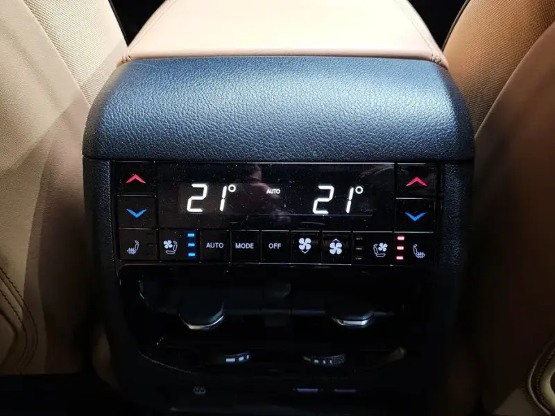2023 Jeep Grand Cherokee с пробегом 12 843 км