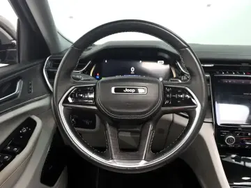 2022 Jeep Cherokee с пробегом 34 696 км