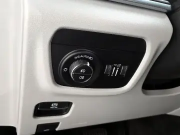 2022 Jeep Cherokee с пробегом 34 696 км