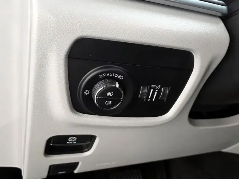 2022 Jeep Cherokee с пробегом 34 696 км