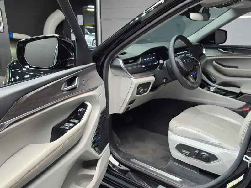 2023 Jeep Cherokee с пробегом 96 626 км