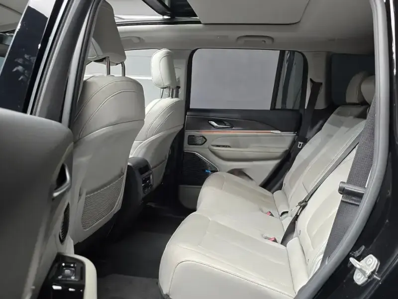 2023 Jeep Cherokee с пробегом 96 626 км