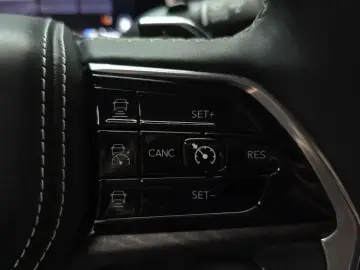 2023 Jeep Cherokee с пробегом 96 626 км