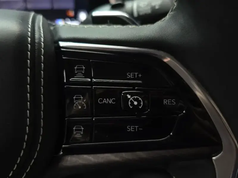 2023 Jeep Cherokee с пробегом 96 626 км