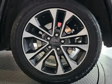 2023 Jeep Cherokee с пробегом 96 626 км