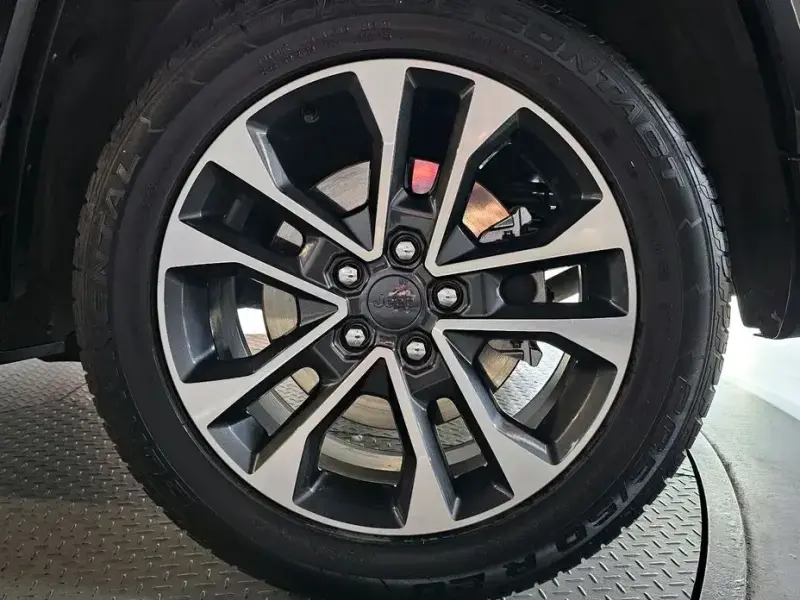 2023 Jeep Cherokee с пробегом 96 626 км