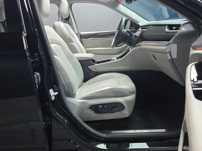 2023 Jeep Cherokee с пробегом 96 626 км