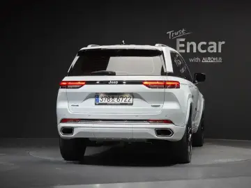 2023 Jeep Grand Cherokee с пробегом 42 497 км