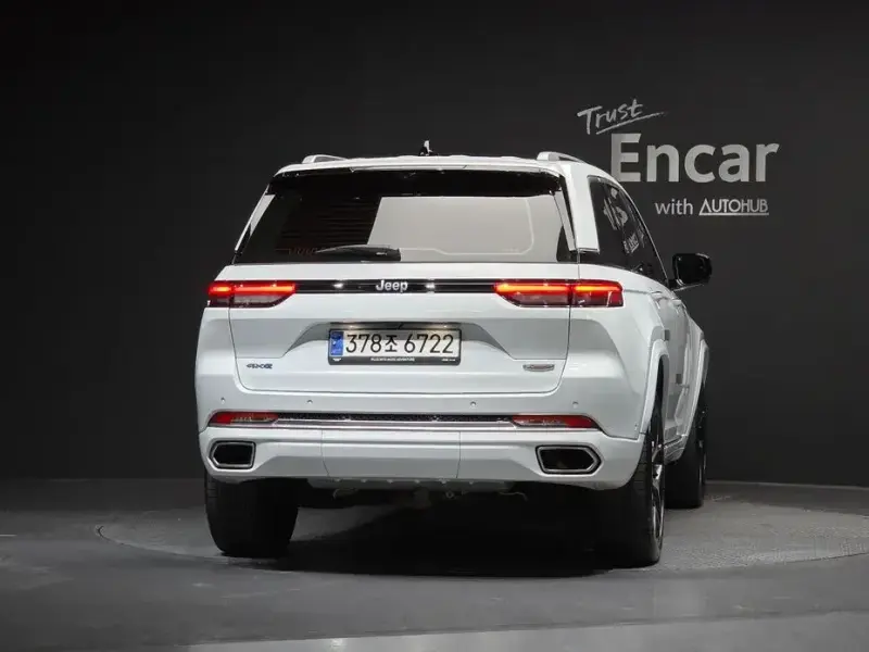 2023 Jeep Grand Cherokee с пробегом 42 497 км