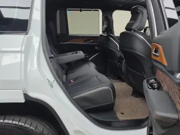2023 Jeep Grand Cherokee с пробегом 42 497 км