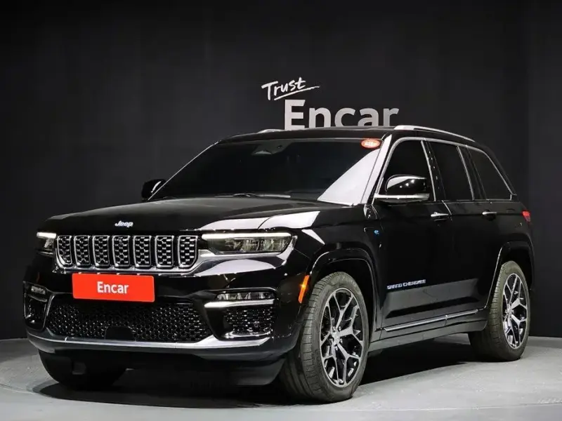 2023 Jeep Grand Cherokee с пробегом 31 933 км