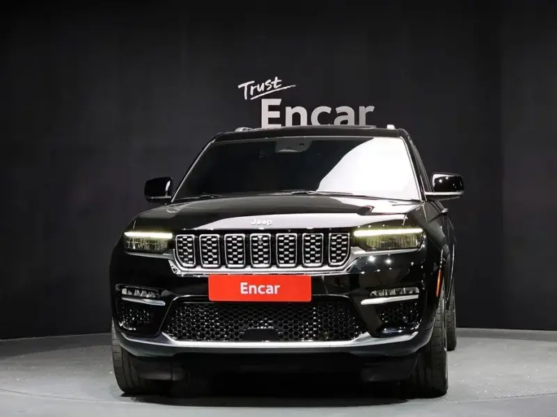 2023 Jeep Grand Cherokee с пробегом 31 933 км