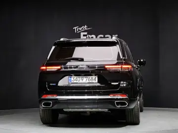 2023 Jeep Grand Cherokee с пробегом 31 933 км