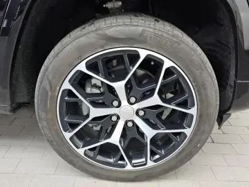 2023 Jeep Grand Cherokee с пробегом 31 933 км