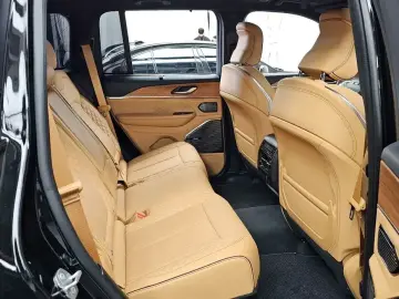 2023 Jeep Grand Cherokee с пробегом 31 933 км